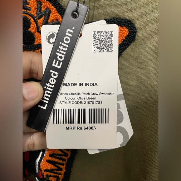 Superdry Chenille Patch Crew Sweatshirt - Picture 5 of 7